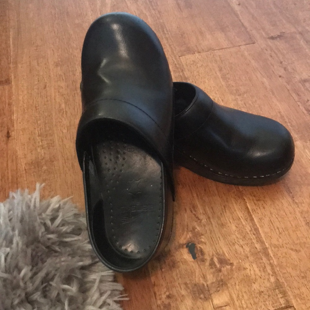 Dansko Professional Black Clog Size 38 (7)